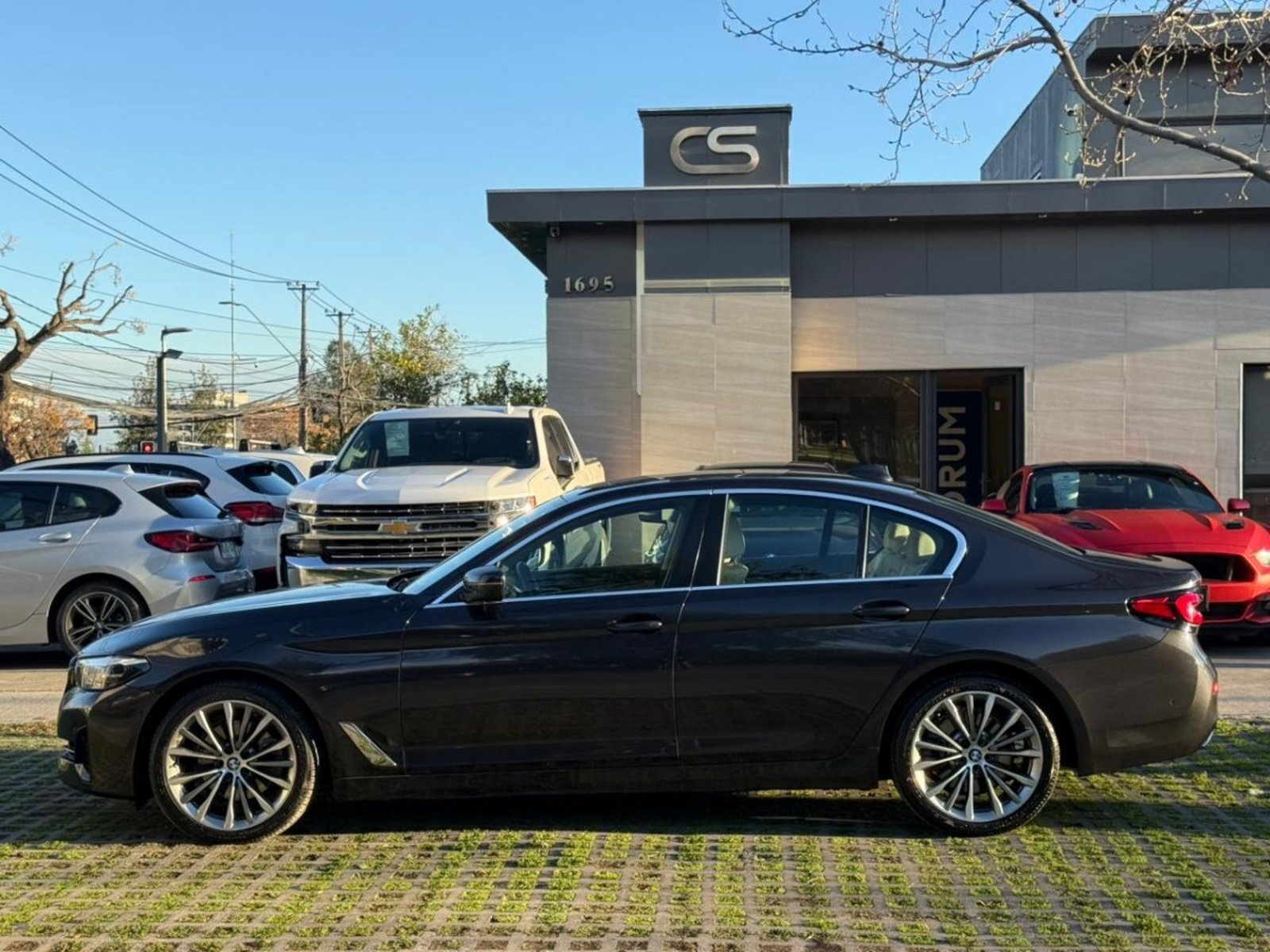 BMW 520D HERITAGE LCI 2.0 DIESEL 2021 - Foto 2 de 10