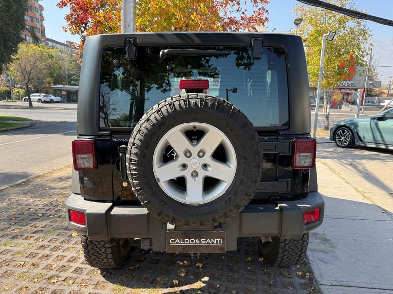 Jeep WRANGLER SPORT 3.6 AT 4X4 2PTAS 2017 - Imagen 6 de 10
