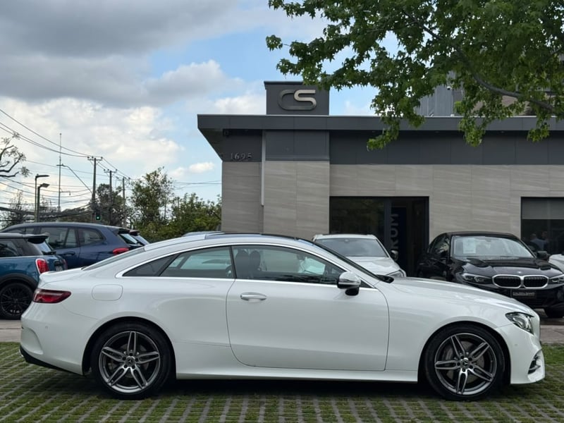 Mercedes-Benz E300 COUPE 2.0 AUT 2020 - Imagen 6 de 10