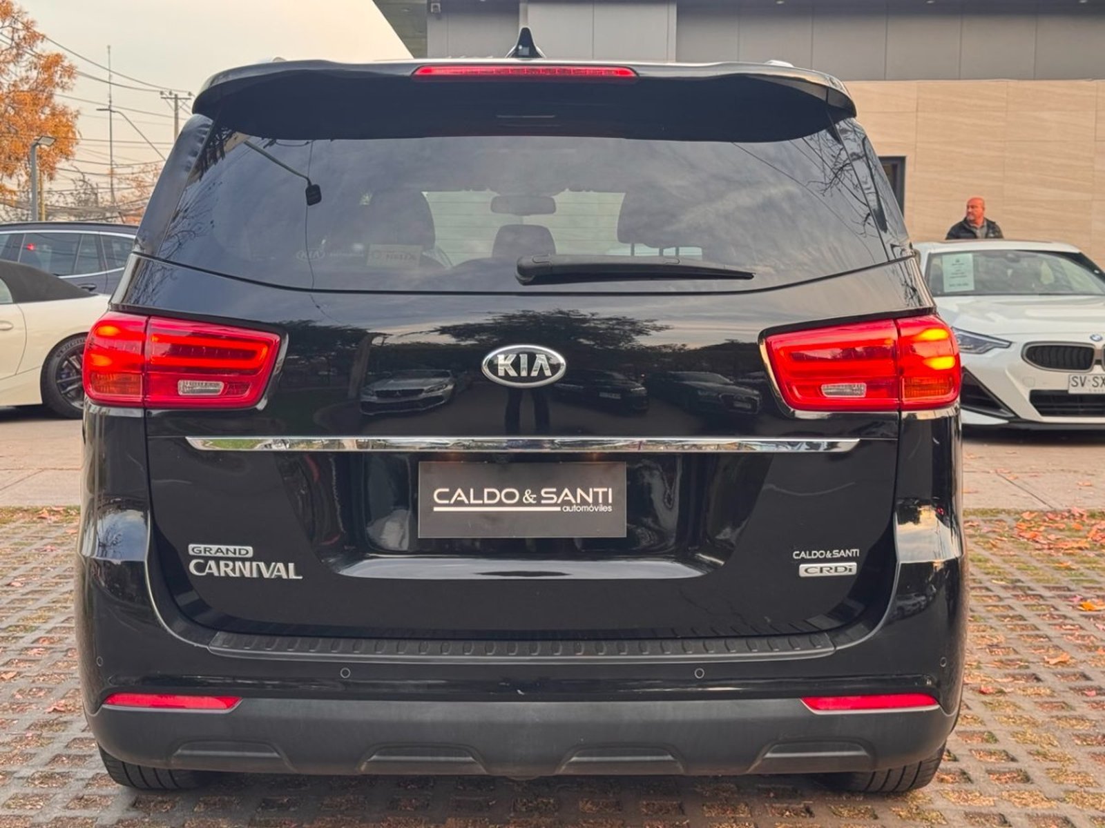 KIA GRAND CARNIVAL EX 2.2 AUT 2020 - Imagen 5 de 10