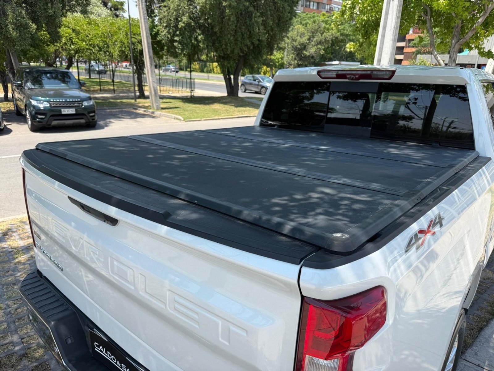 CHEVROLET SILVERADO LTZ 4WD 5.3 AT 2022 - Imagen 7 de 9