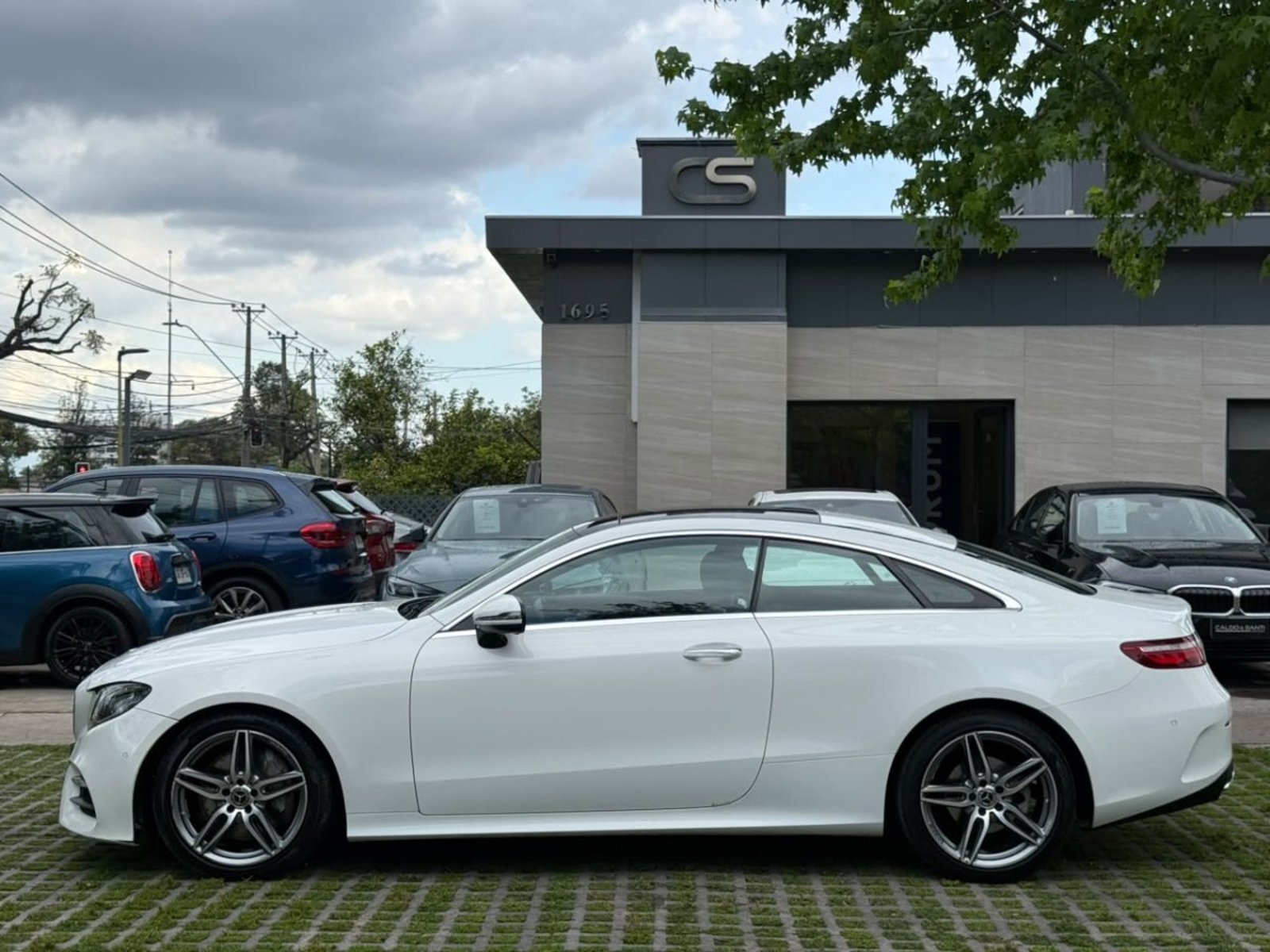 Mercedes-Benz E300 COUPE 2.0 AUT 2020 - Foto 2 de 10
