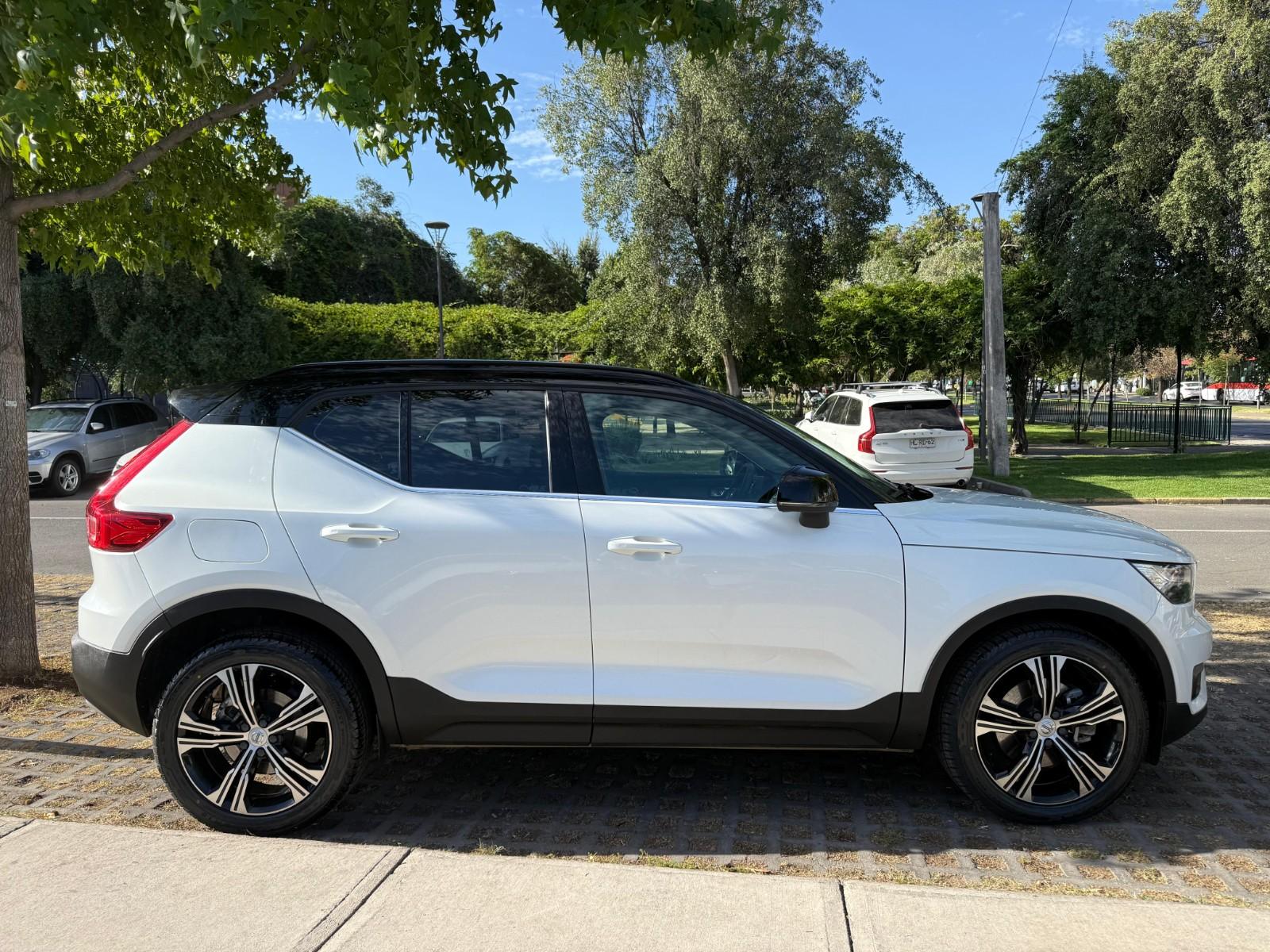 Volvo XC40 INSCRIPTION T4 2.0 AT 2022 - Foto 5 de 10