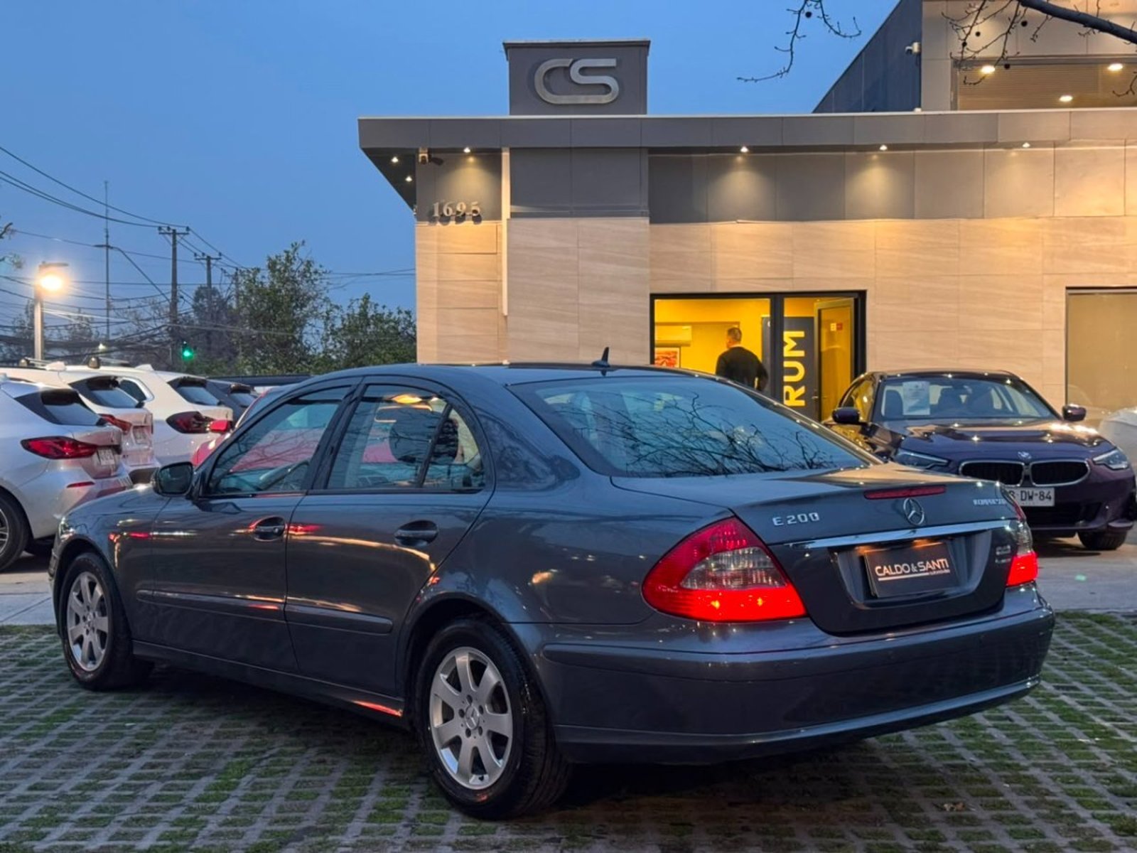 Mercedes-Benz E200 KOMPRESSOR 1.8 Turbo AT 2008 - Imagen 3 de 10