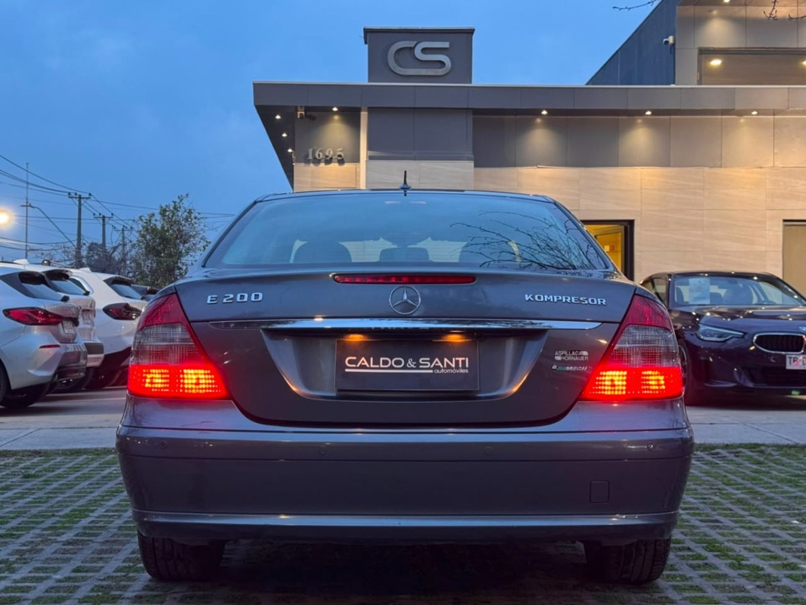 Mercedes-Benz E200 KOMPRESSOR 1.8 Turbo AT 2008 - Foto 4 de 10