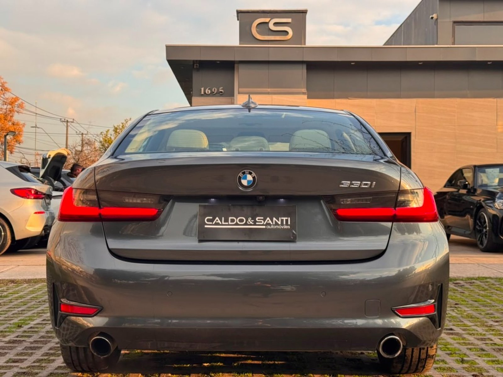 BMW 330I LIMITED 2.0 AUT 2021 - Foto 4 de 10
