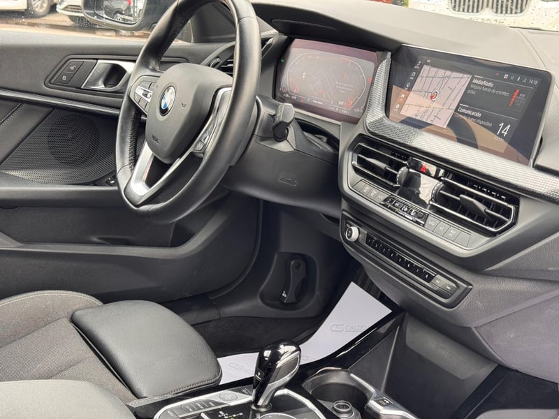 BMW 118 DYNAMIC 1.5 AT 5PTAS 2024 - Imagen 9 de 10