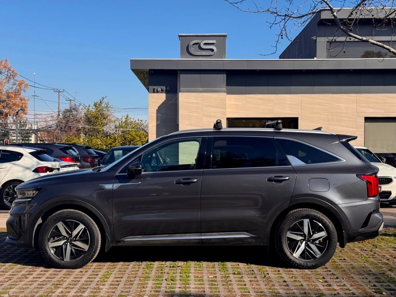 Kia SORENTO EX 2.5 AT GLS 2WD 2023 - Foto 2 de 10