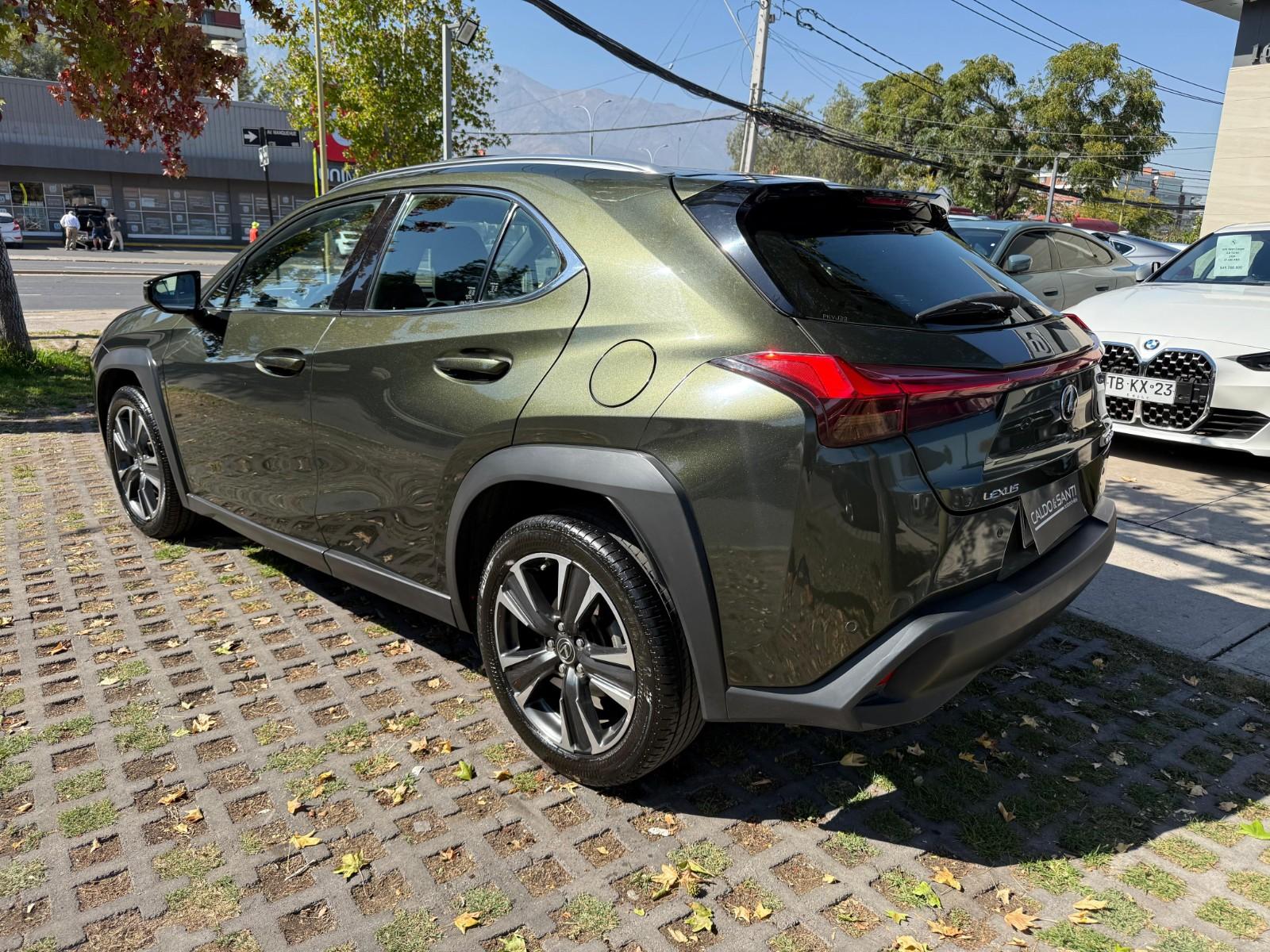 LEXUS UX 200 HATCH BACK CVT 2.0 AT 2021 - Imagen 6 de 8