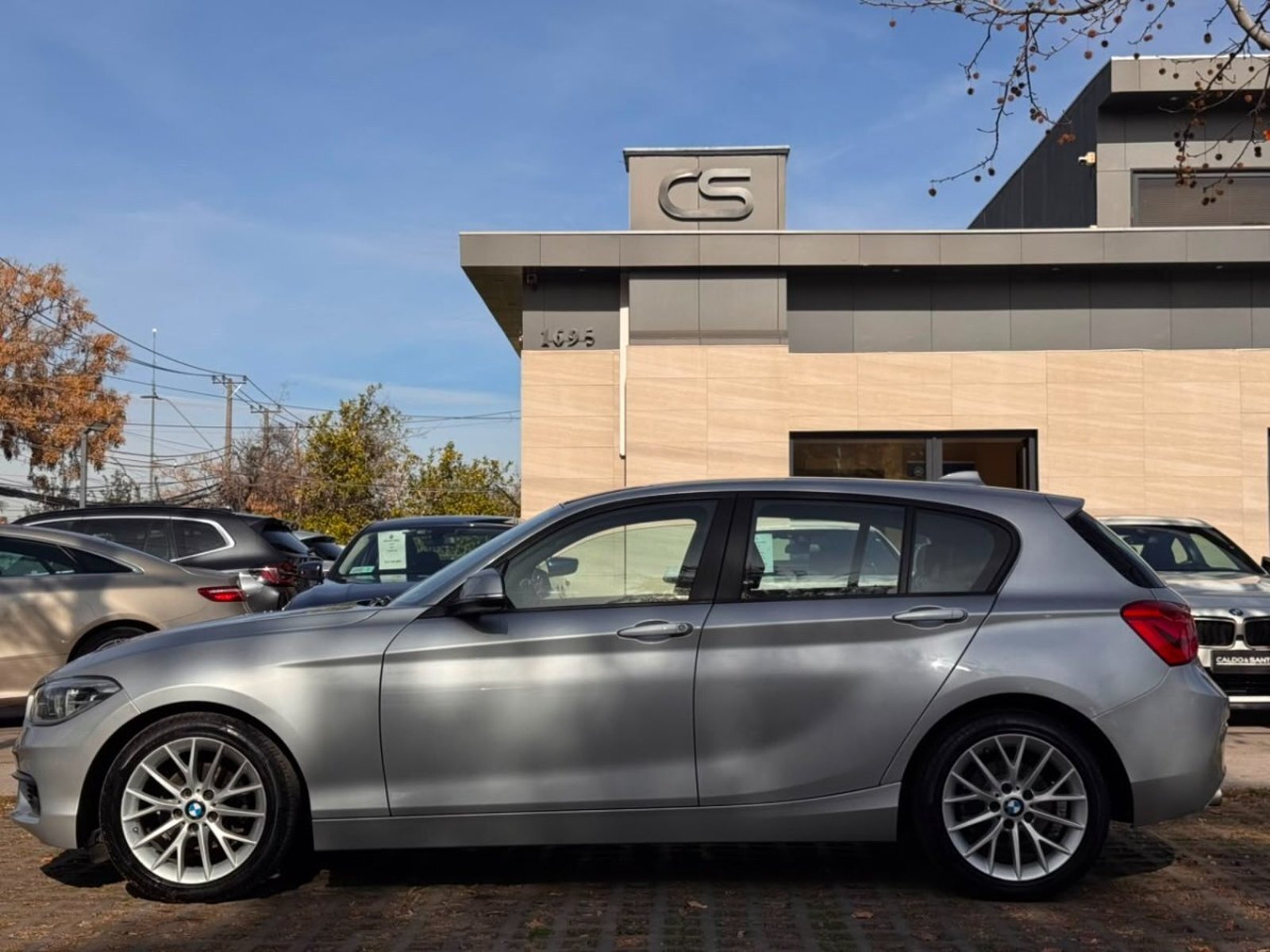 BMW 118 MILLENNIAL 1.5 AT TURBO 5PTAS 2019 - Foto 2 de 10