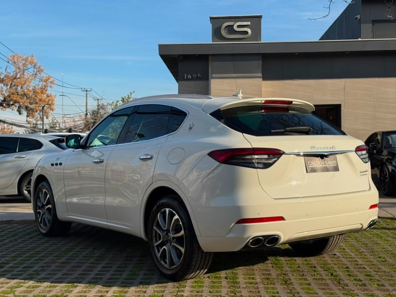 Maserati LEVANTE GT 2.0 HYBRID 4X4 2022 - Imagen 3 de 10