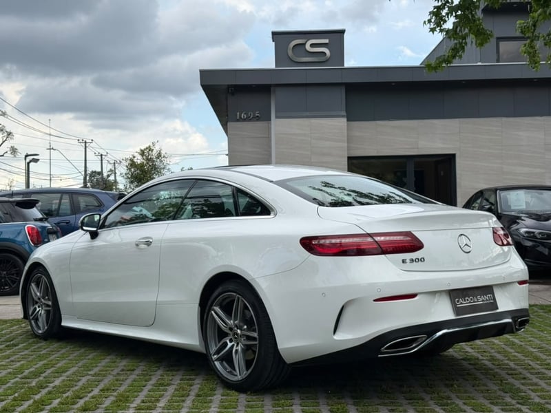 Mercedes-Benz E300 COUPE 2.0 AUT 2020 - Imagen 3 de 10