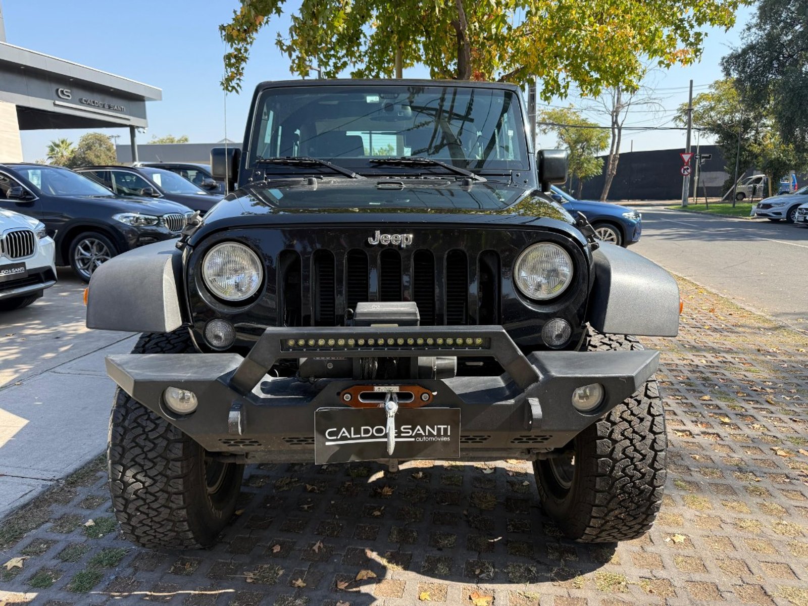 Jeep WRANGLER SPORT 3.6 AT 4X4 2PTAS 2017 - Foto 2 de 10