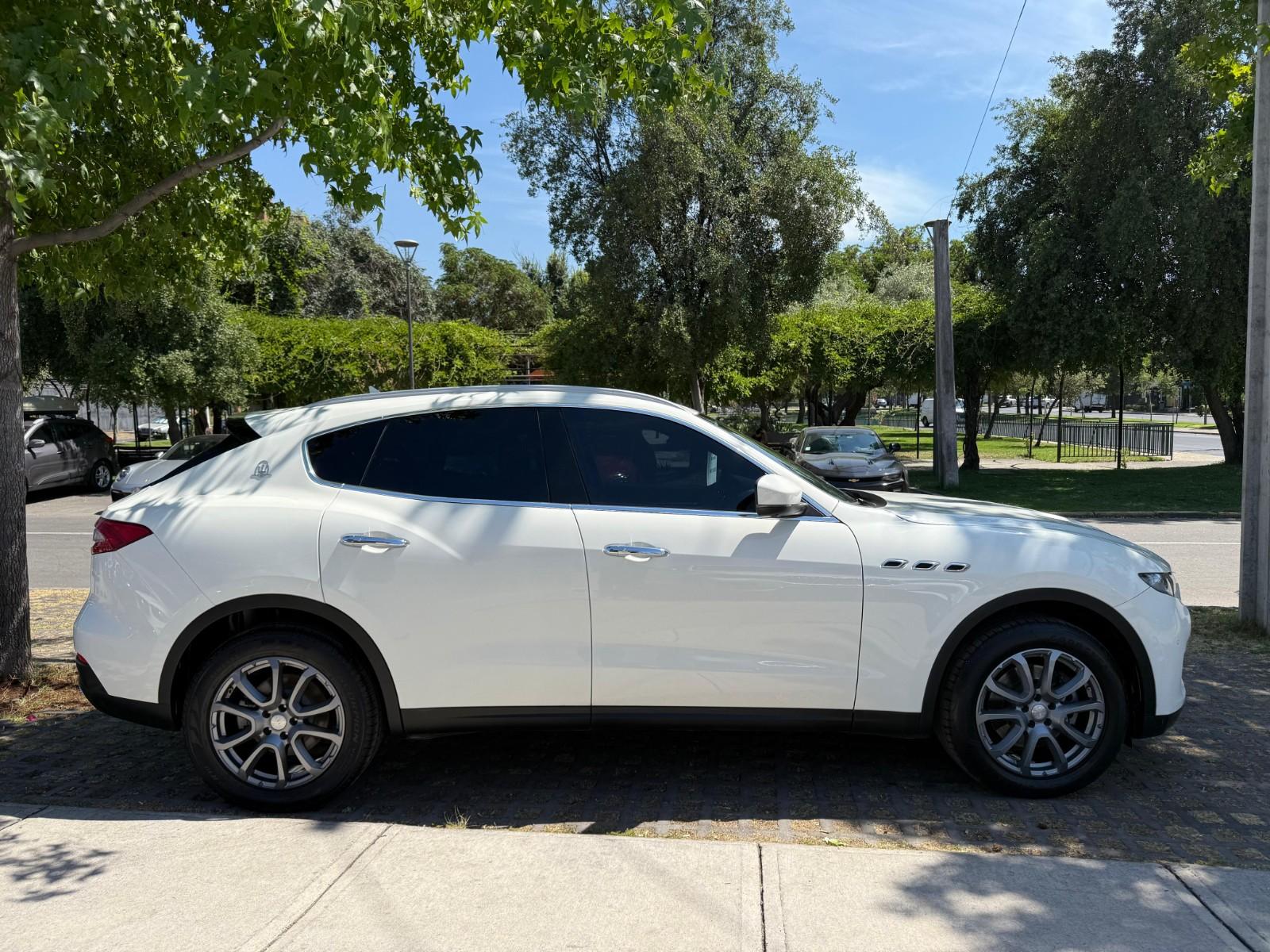 MASERATI LEVANTE 3.0 AT Q4 2021 - Imagen 4 de 10