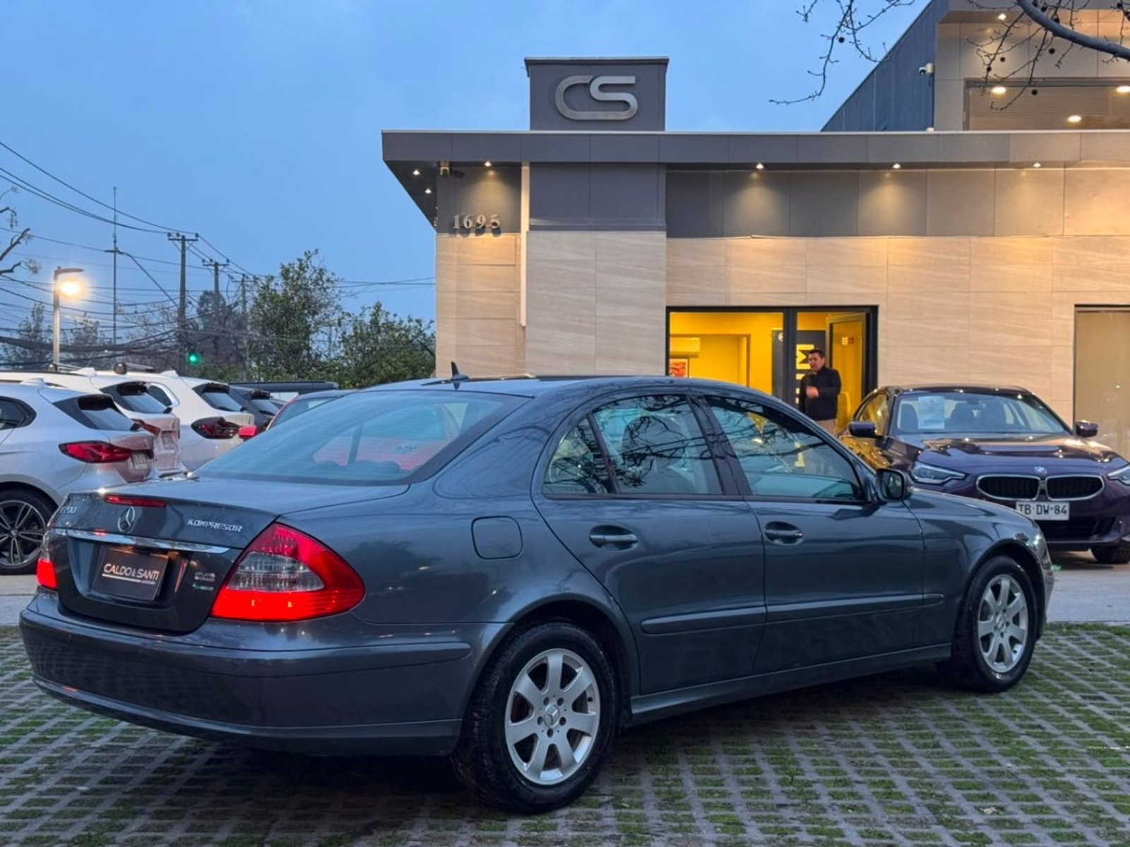 Mercedes-Benz E200 KOMPRESSOR 1.8 Turbo AT 2008 - Imagen 5 de 10
