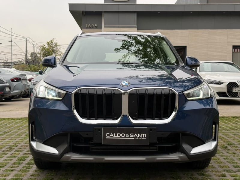 BMW X1 SDRIVE18I 1.5 AT 2023 - Imagen 8 de 10