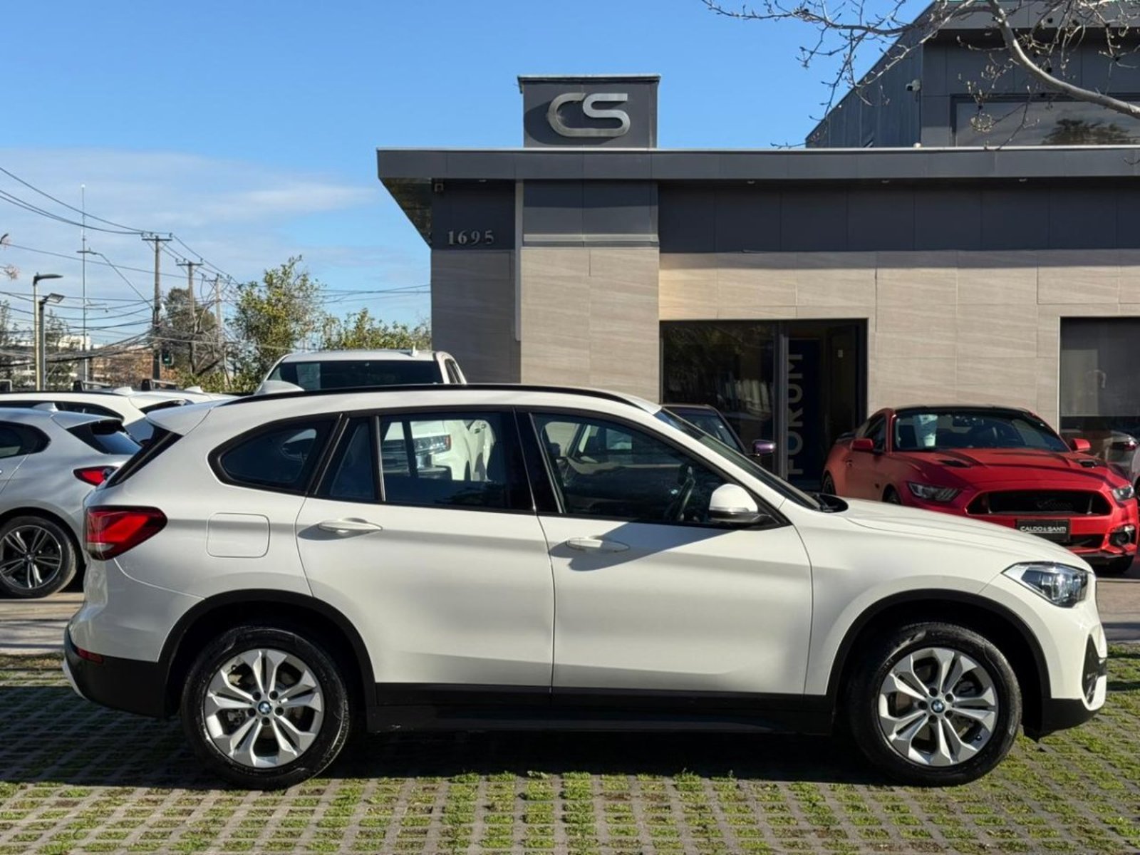 BMW X1 SDrive 18i 1.5 AUT 2022 - Imagen 6 de 10