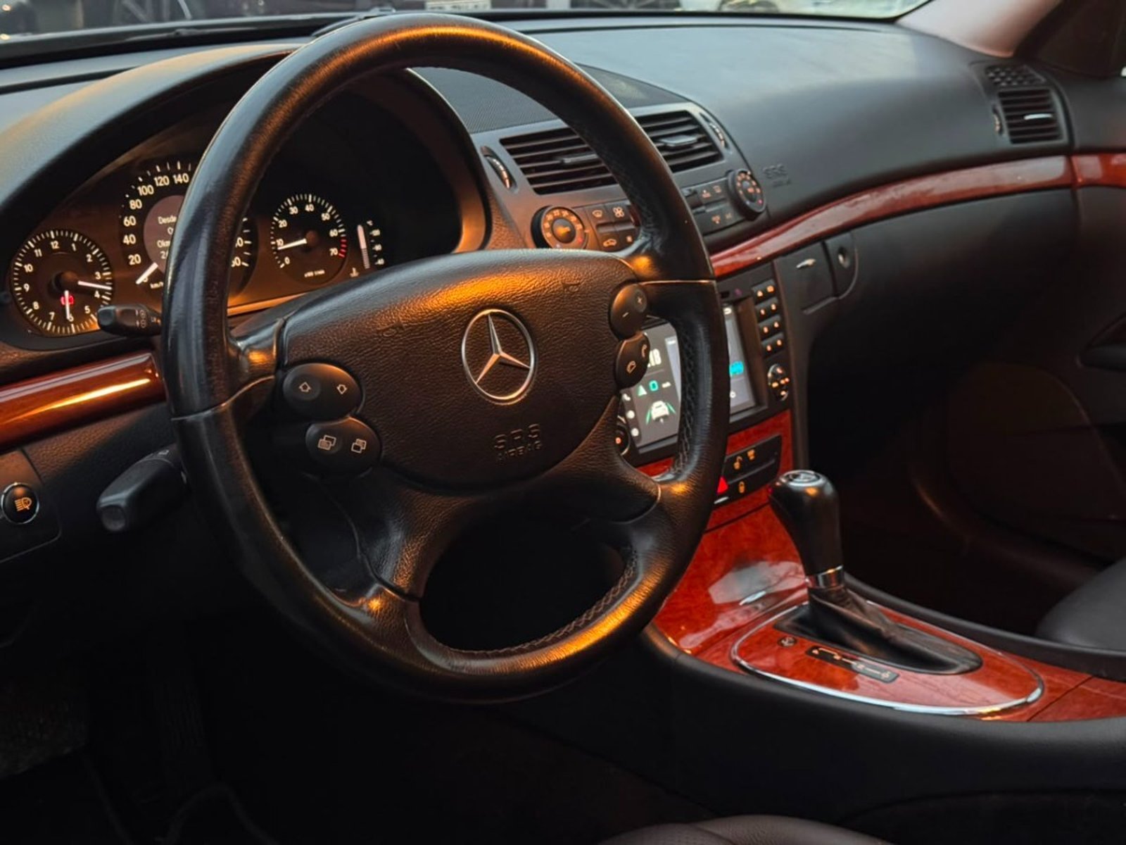 Mercedes-Benz E200 KOMPRESSOR 1.8 Turbo AT 2008 - Imagen 9 de 10