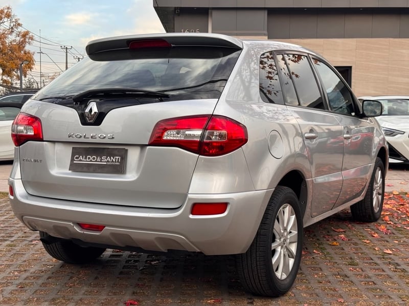 Renault KOLEOS EXPRESSION 2.0 AUT 2016 - Imagen 6 de 10