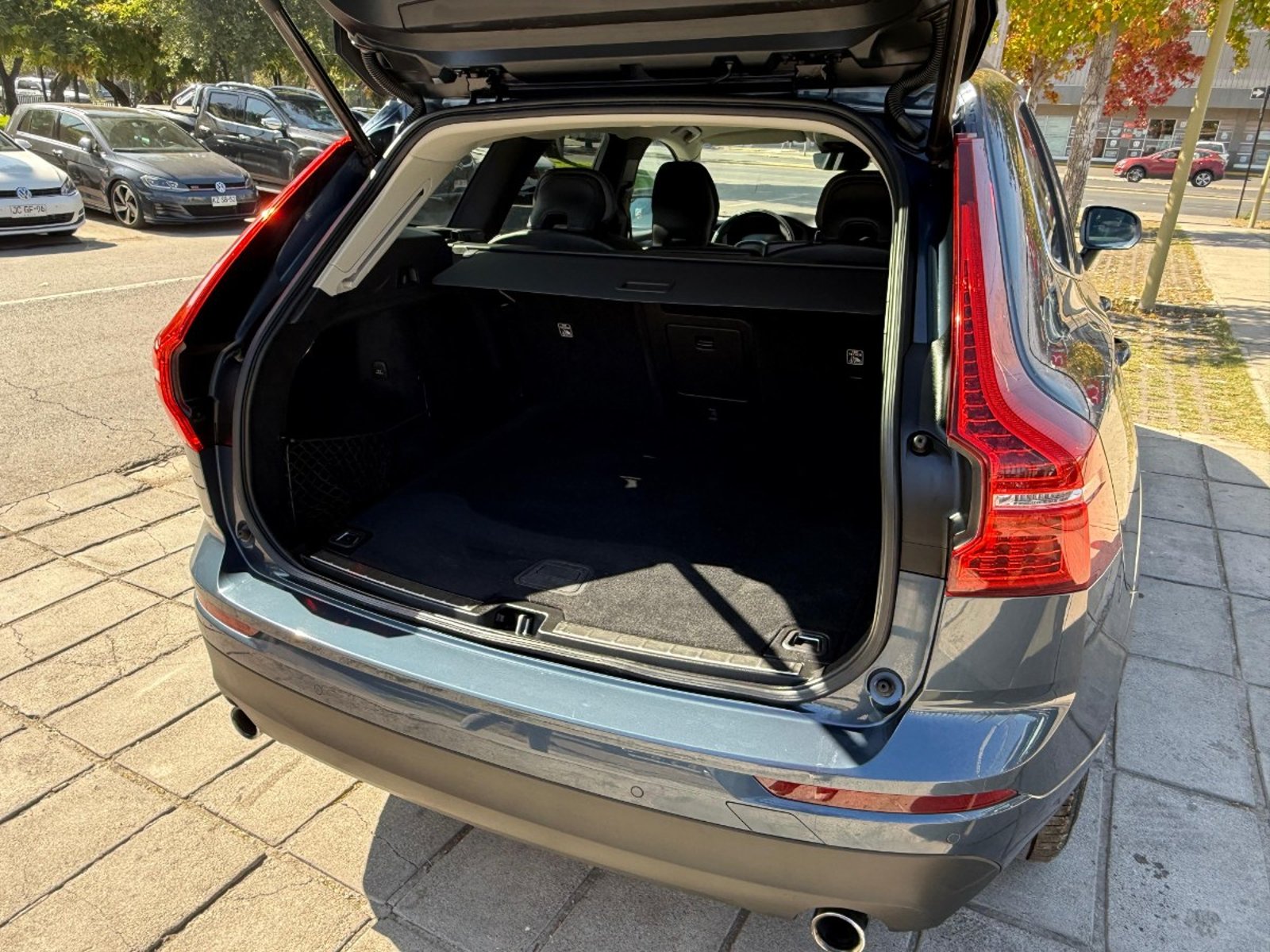 VOLVO XC60 MOMENTUM II T5 2.0 AT AWD 2021 - Imagen 7 de 10