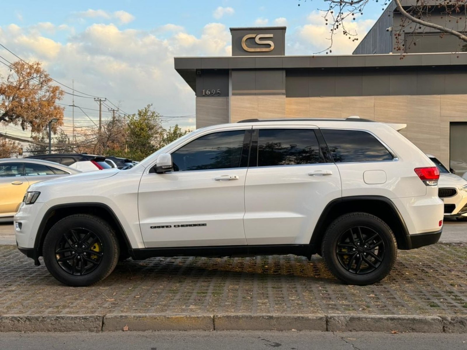 Jeep GRAND CHEROKEE LAREDO 3.6 AT 4x2 2018 - Foto 2 de 10