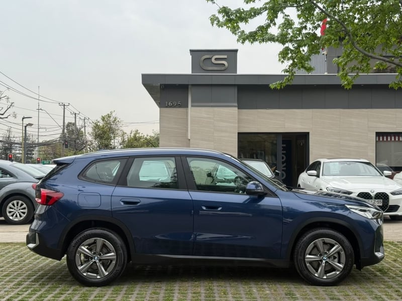 BMW X1 SDRIVE18I 1.5 AT 2023 - Imagen 6 de 10