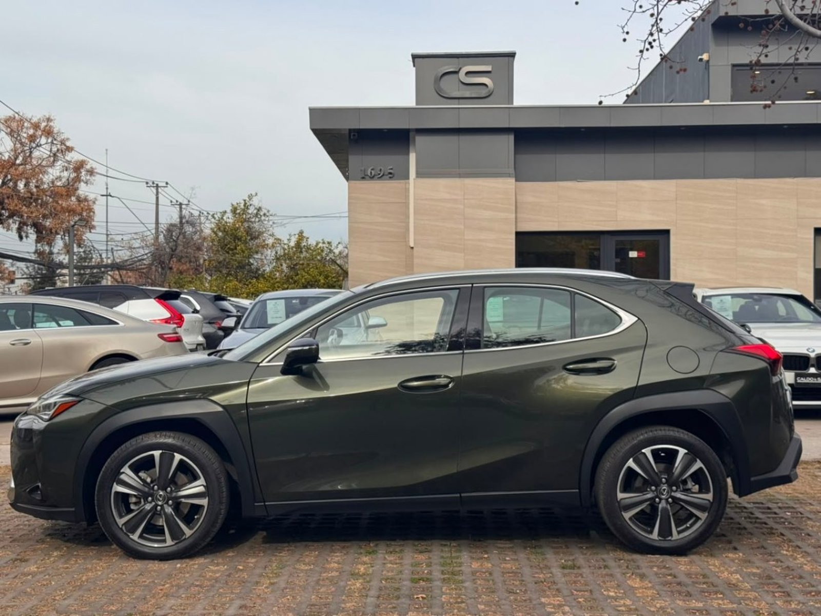 Lexus UX 200 CVT 2.0 AUT 2021 - Foto 3 de 10