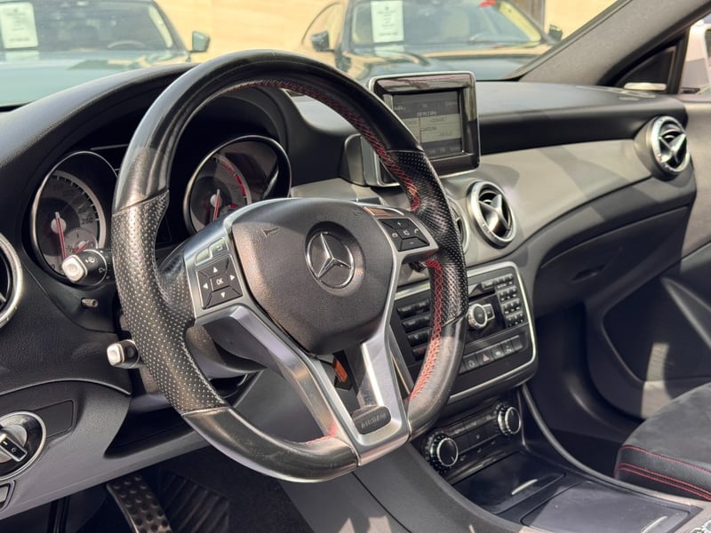 Mercedes-Benz CLA 250 2.0 AT 2016 - Imagen 9 de 10