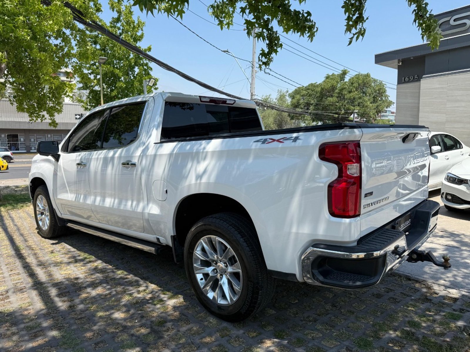 CHEVROLET SILVERADO LTZ 4WD 5.3 AT 2022 - Imagen 6 de 9