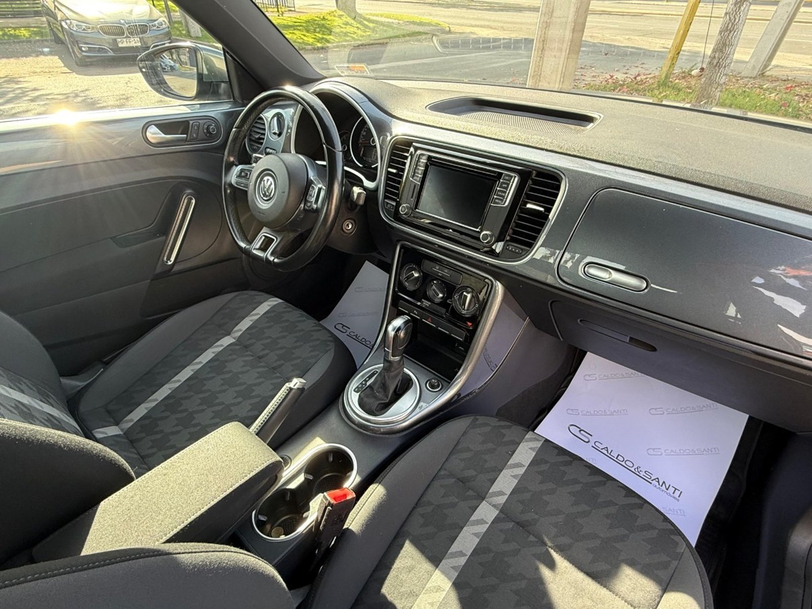 VOLKSWAGEN BEETLE COMFORTLINE 1.4 AT DSG7 2019 - Imagen 9 de 10