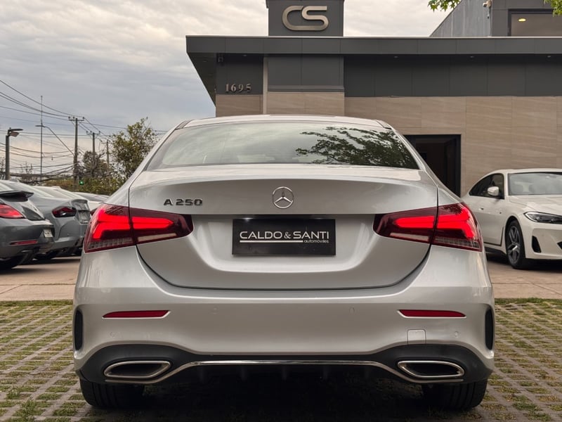Mercedes-Benz A250 SEDAN 2.0 AT 2022 - Imagen 5 de 9