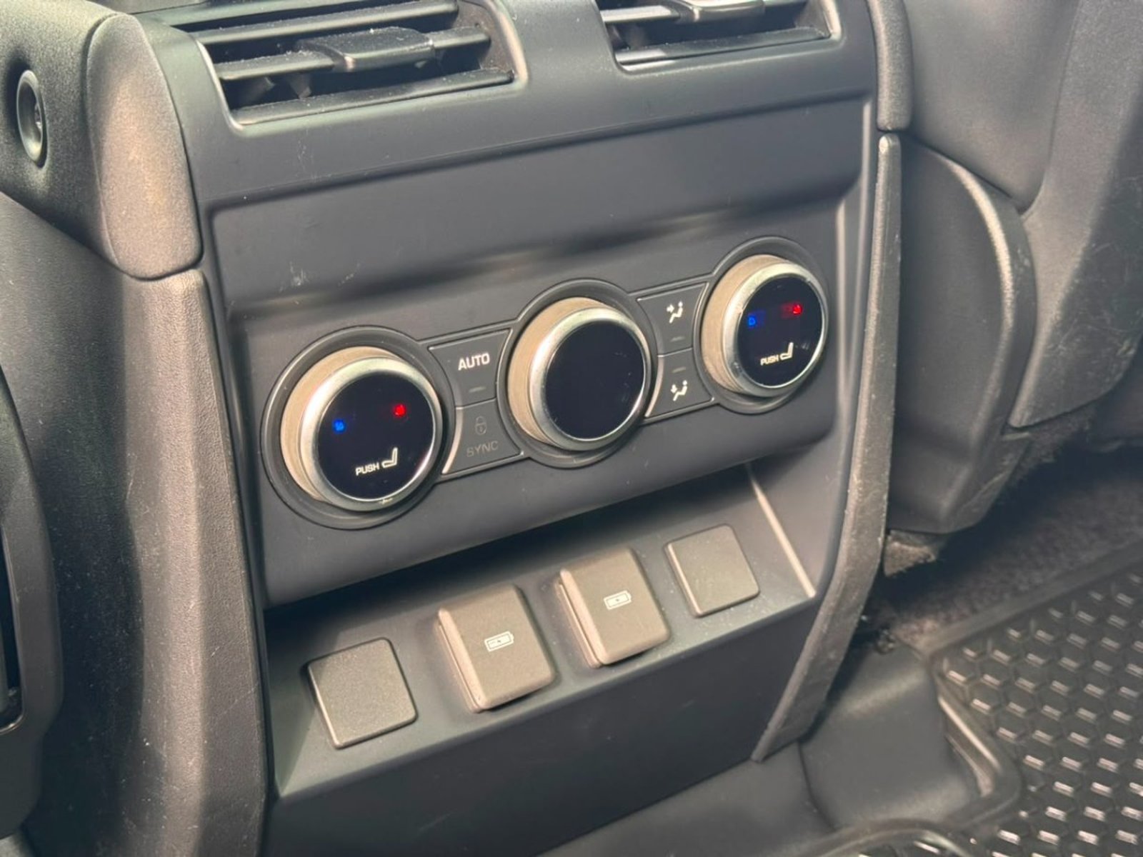 Land Rover DEFENDER X-DYNAMIC 110 3.0 AT DIESEL 4X4 2023 - Imagen 9 de 9