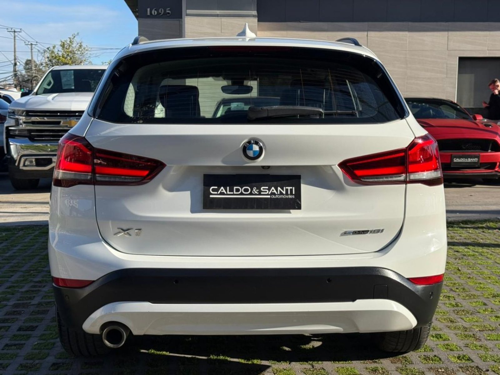 BMW X1 SDrive 18i 1.5 AUT 2022 - Foto 4 de 10