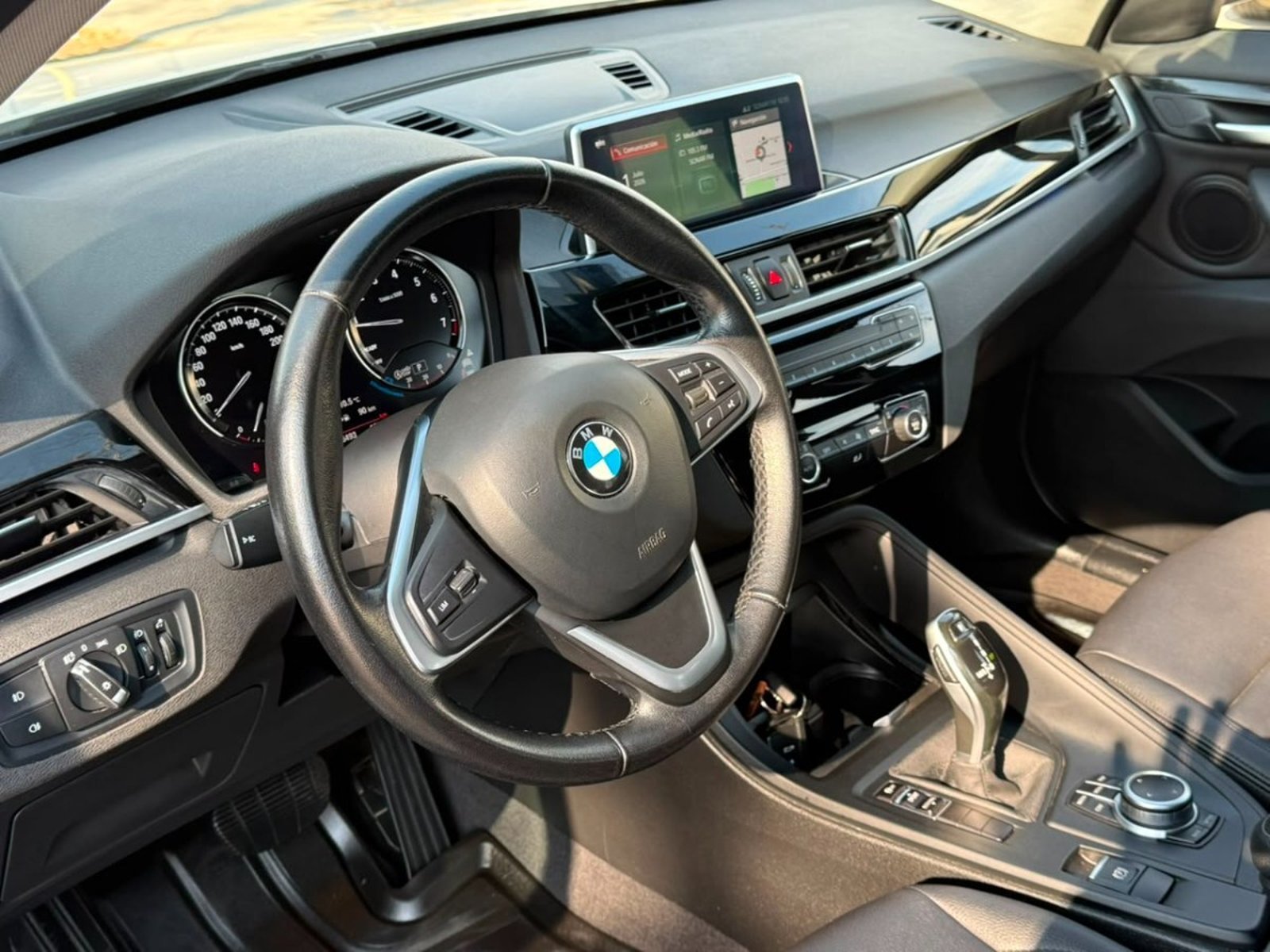 BMW X1 SDRIVE 18I 1.5 AUT 2021 - Imagen 9 de 10