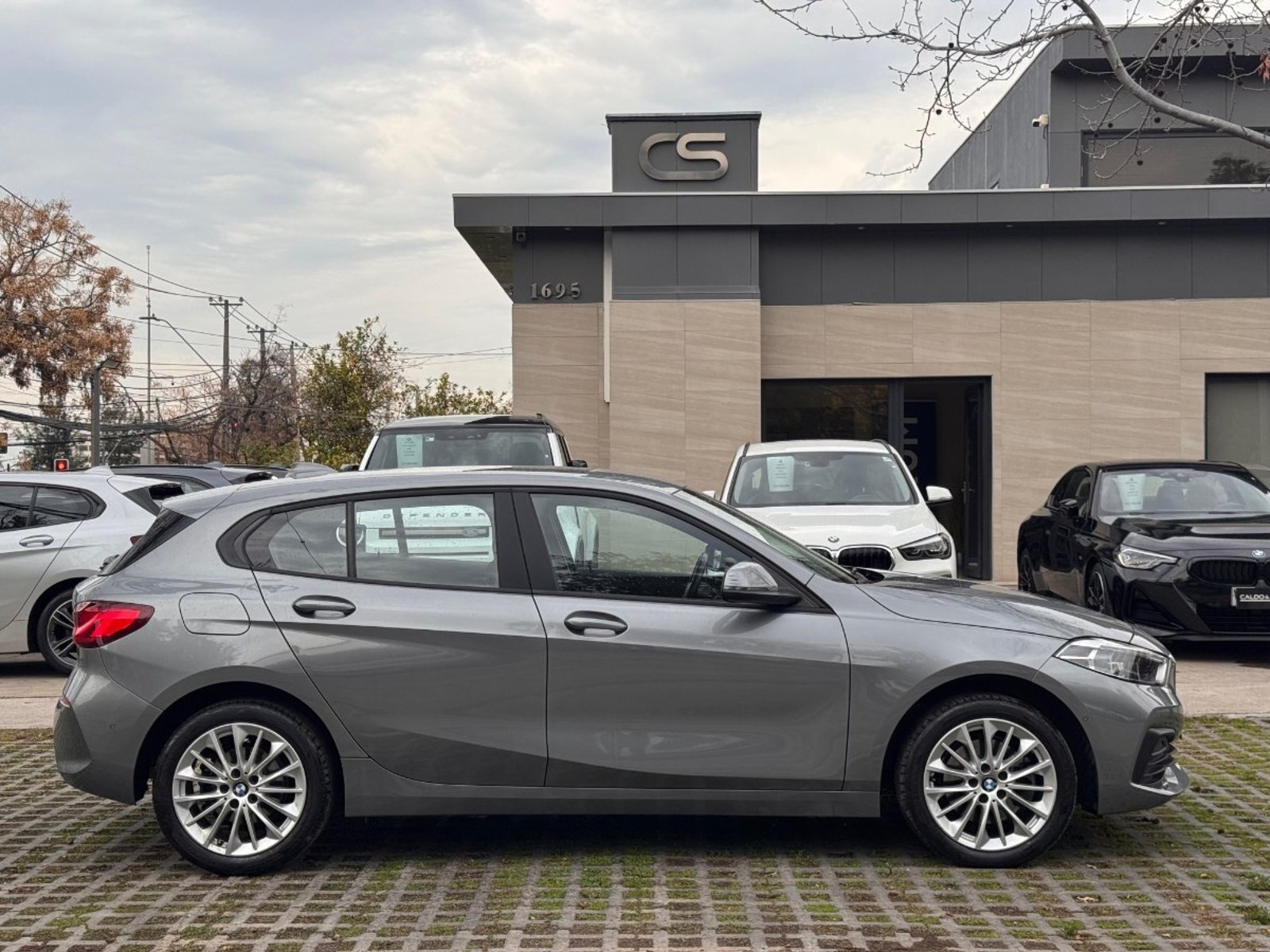 BMW 118 DYNAMIC 1.5 AT 5PTAS 2024 - Imagen 8 de 10