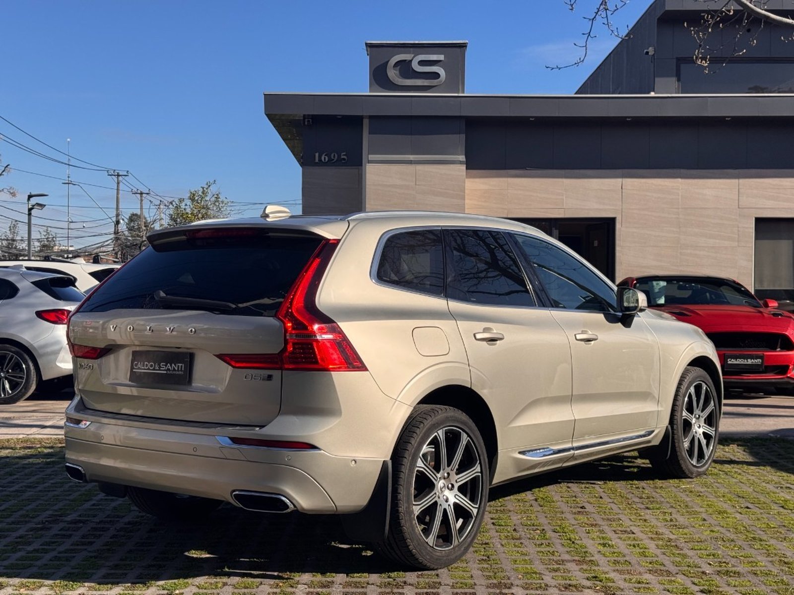 Volvo XC60 D5 INSCRIPTION 2.0 AT 2018 - Imagen 5 de 10