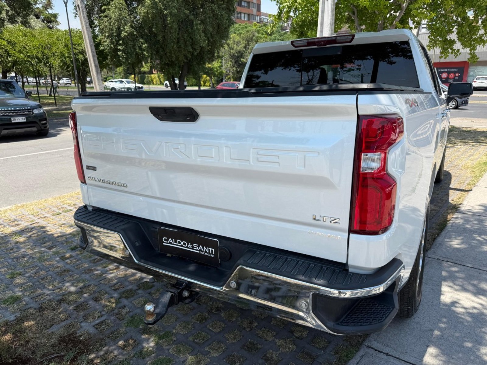 Chevrolet SILVERADO LTZ 4WD 5.3 AT 2022 - Foto 5 de 10
