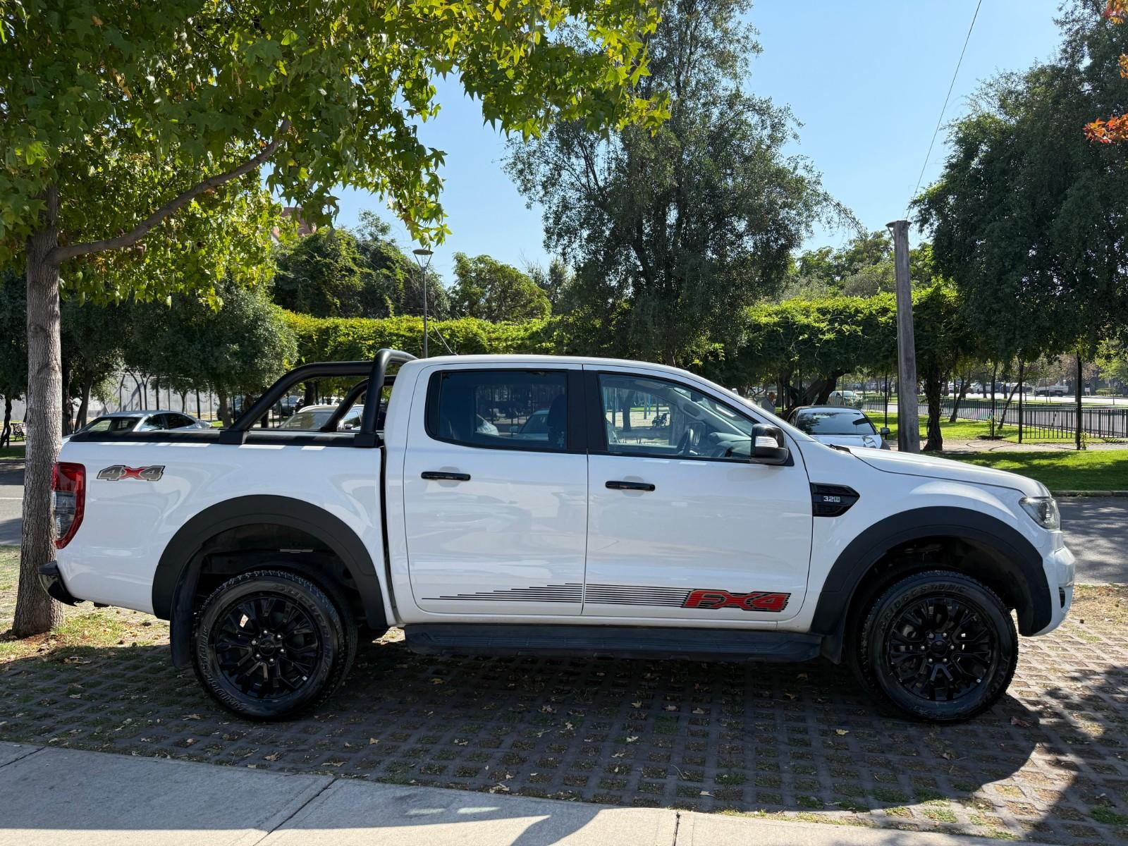 FORD RANGER FX4 3.2 AT 4X4 2024 - Imagen 4 de 9