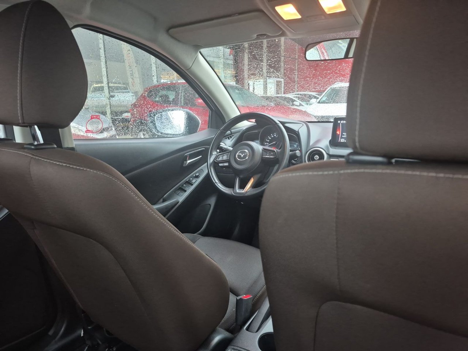 Mazda 2 2023 - Imagen 12 de 15