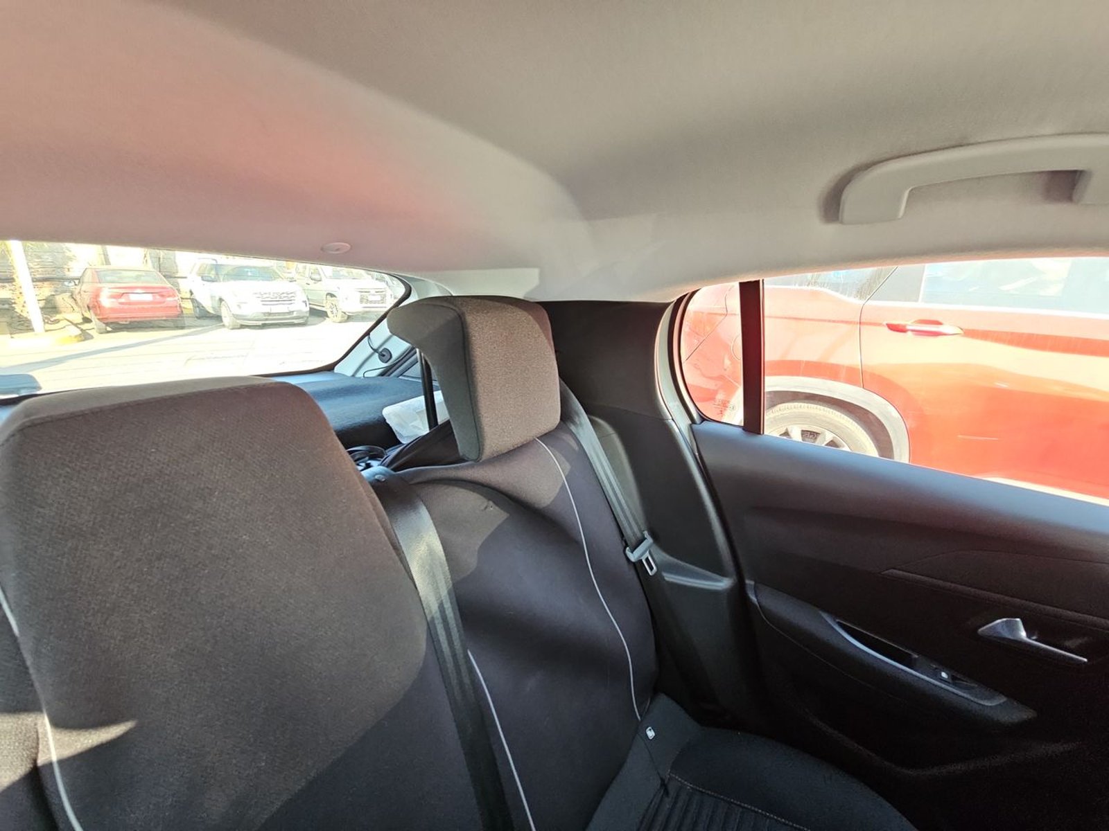 PEUGEOT 208 2022 - Imagen 15 de 15