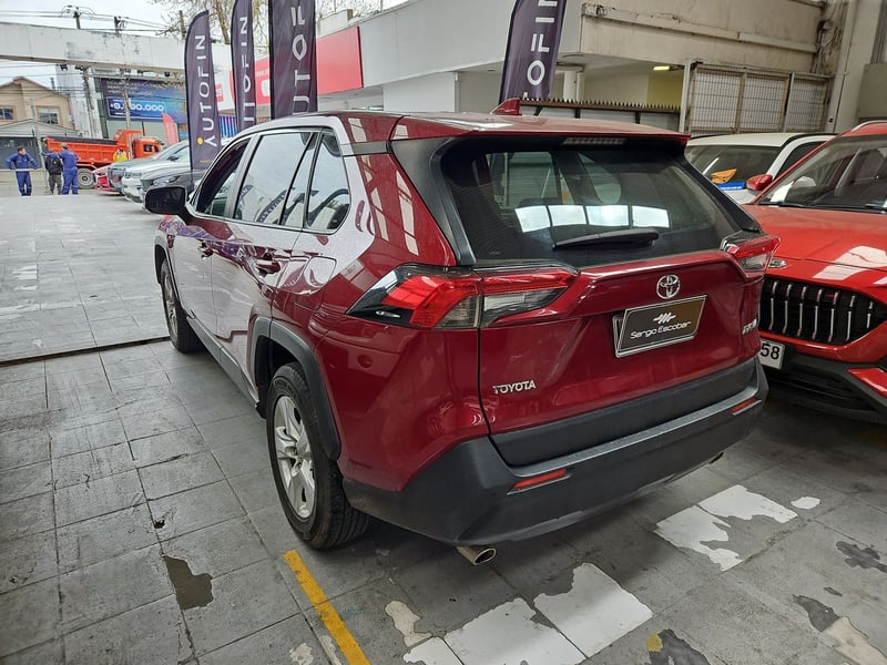 Toyota RAV4 2020 - Imagen 6 de 15