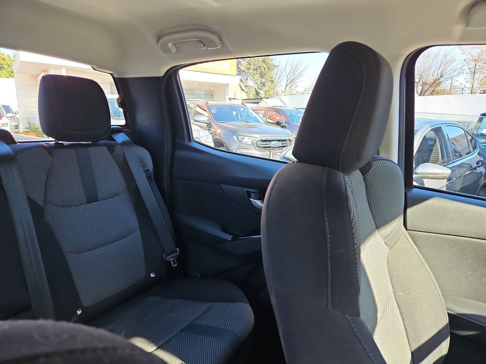 MAZDA BT-50 2022 - Imagen 12 de 15