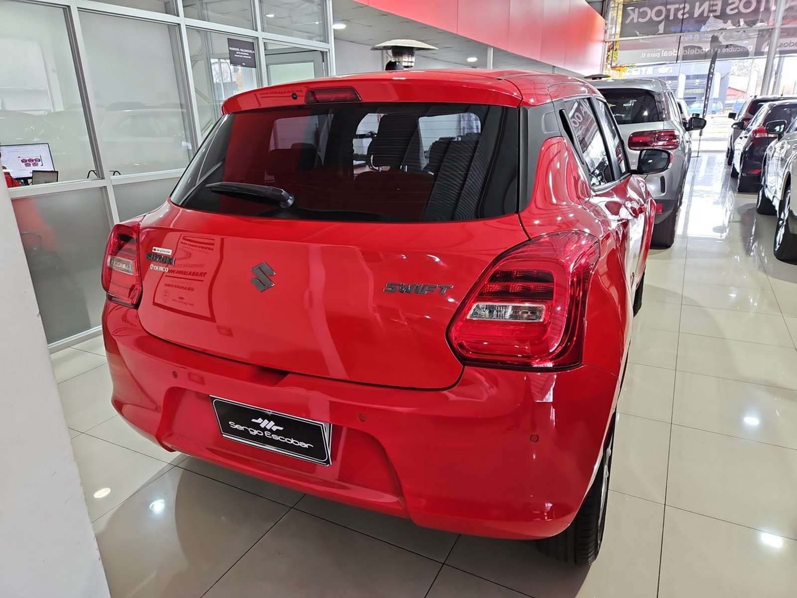 SUZUKI SWIFT 2022 - Imagen 7 de 15