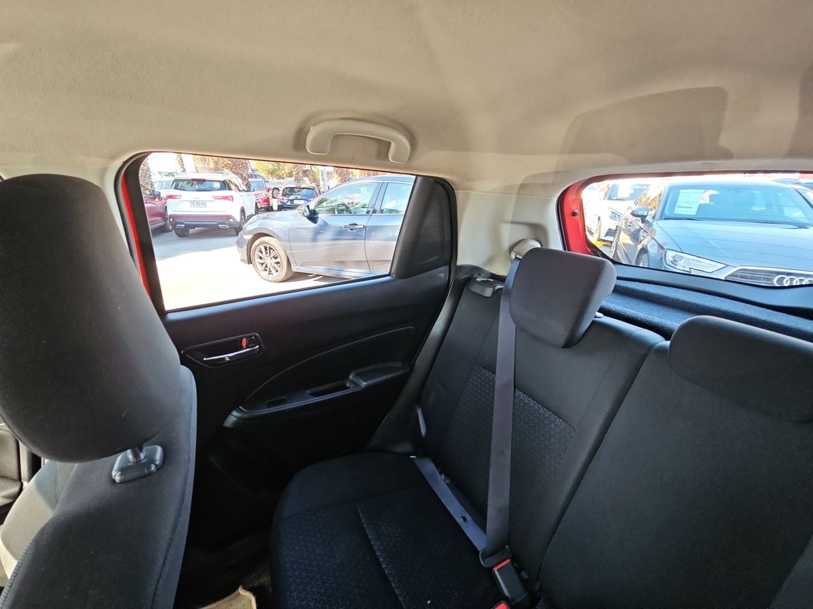SUZUKI SWIFT 2022 - Imagen 13 de 15