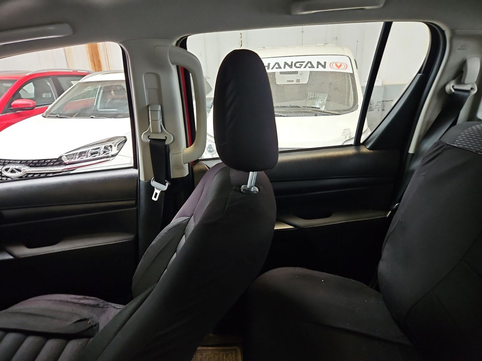 TOYOTA HILUX 2025 - Imagen 10 de 15