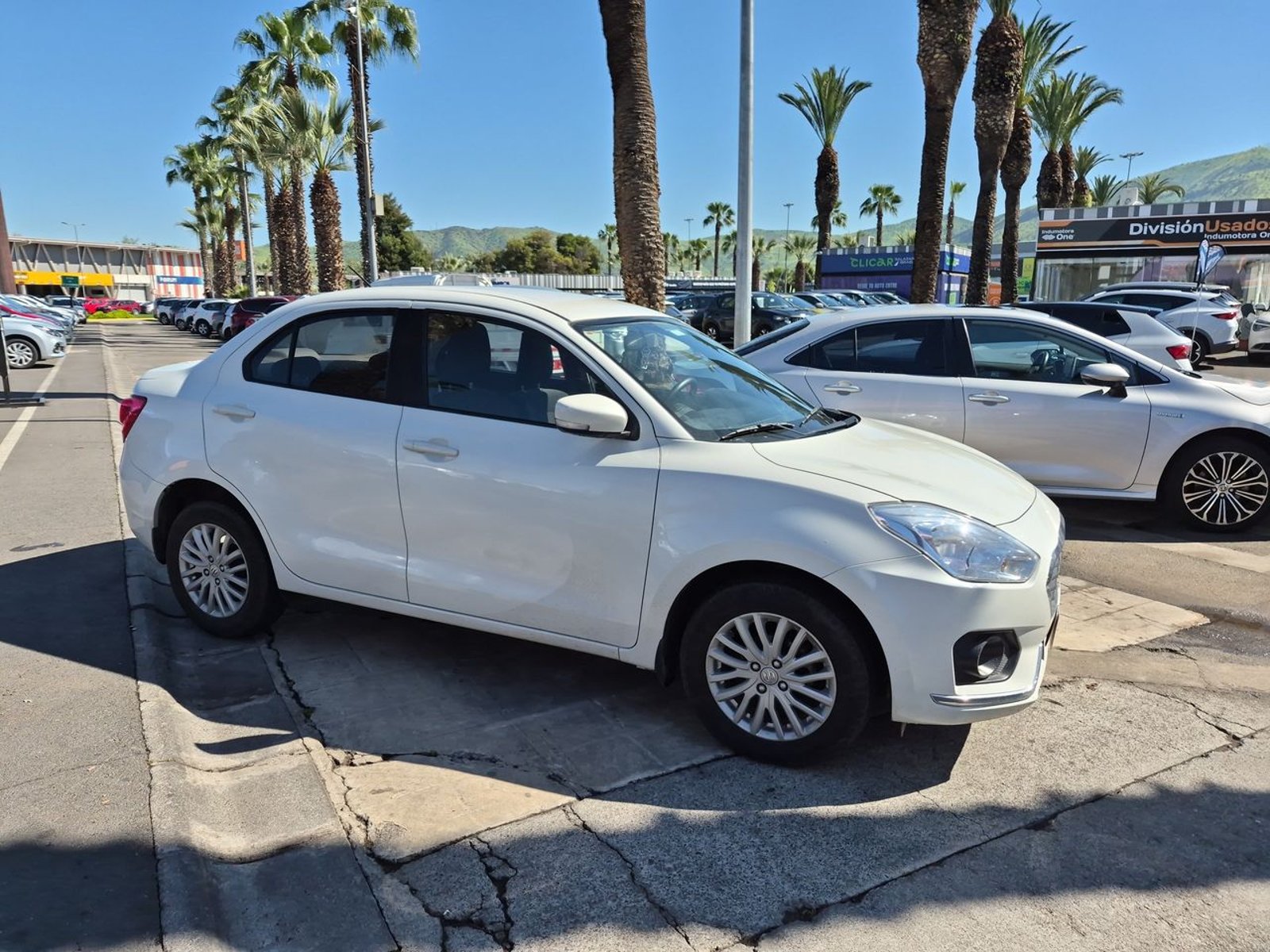 Suzuki DZIRE 2020 - Foto 2 de 15