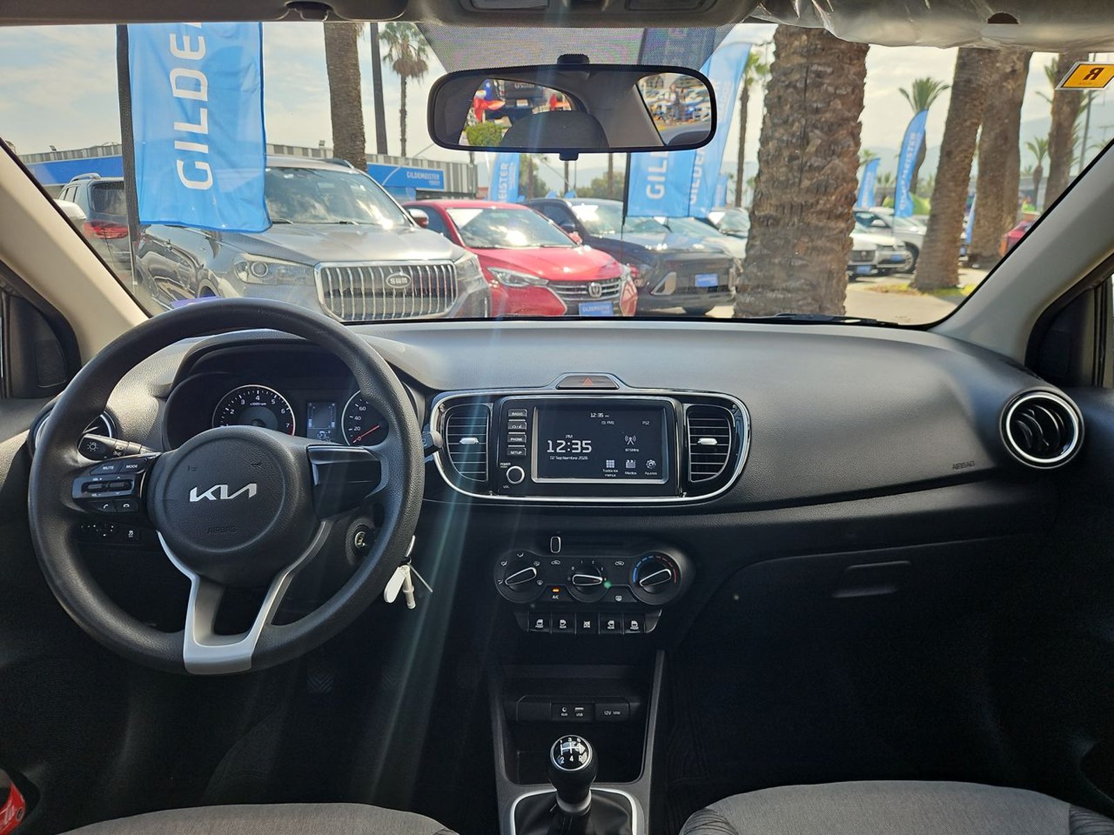 Kia SOLUTO 2025 - Imagen 10 de 15