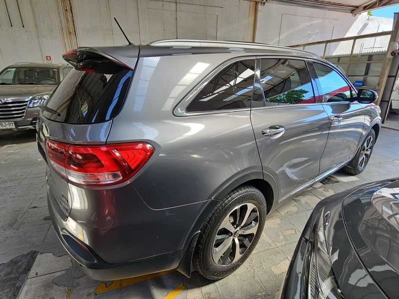 Kia SORENTO 2016 - Imagen 8 de 15