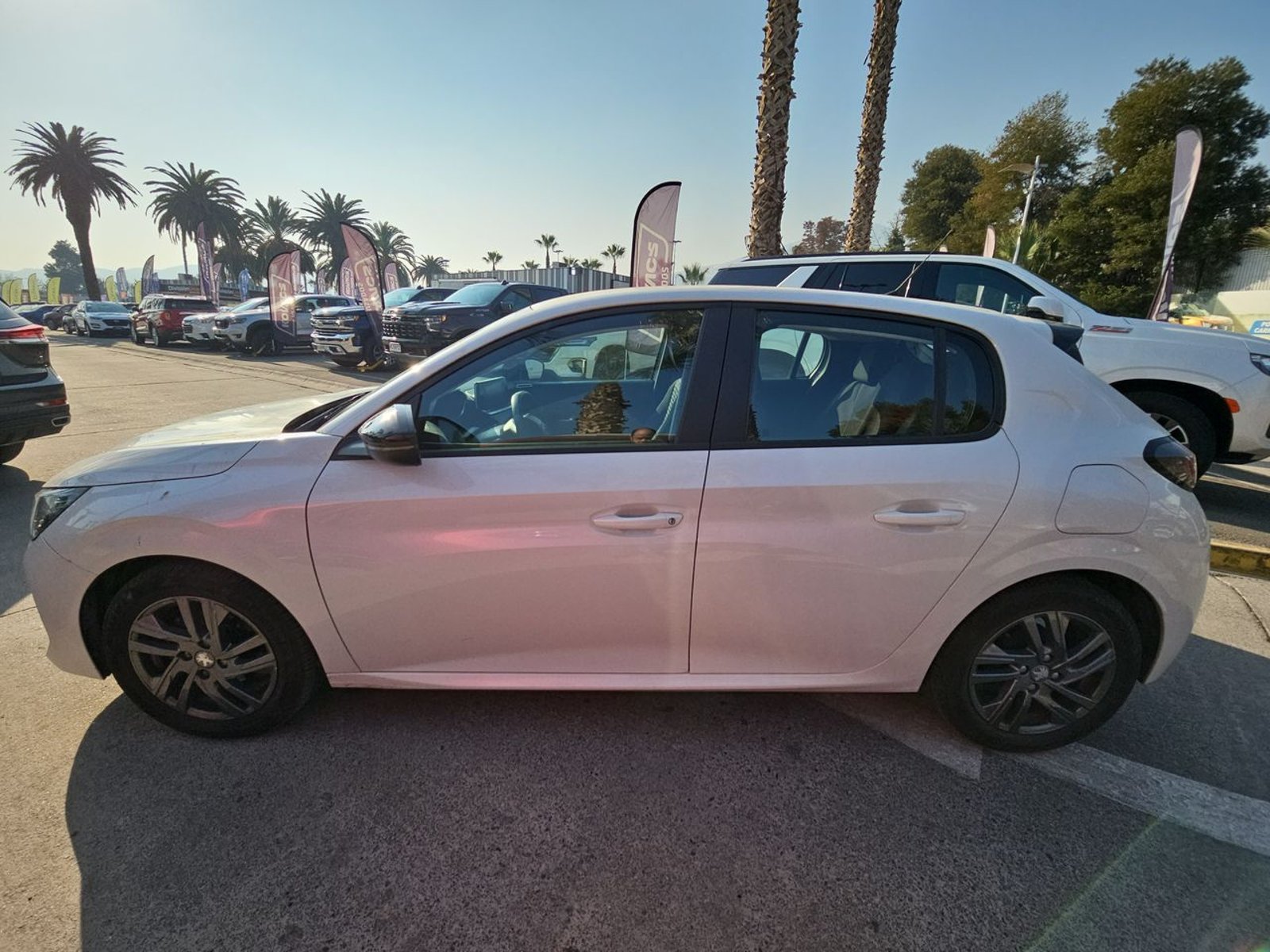 PEUGEOT 208 2022 - Foto 5 de 15