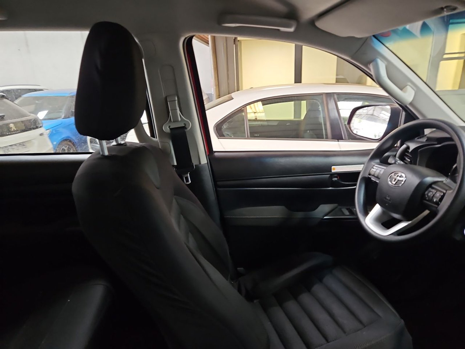 TOYOTA HILUX 2025 - Imagen 14 de 15